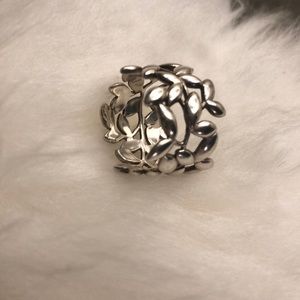 Tiffany & Co. Olive leaf ring size 6